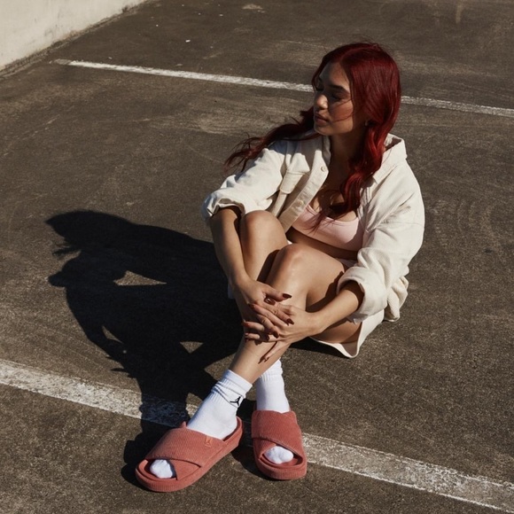 Nike Jordan Sophia Corduroy Slides - Canyon Pink - Picture 1 of 4